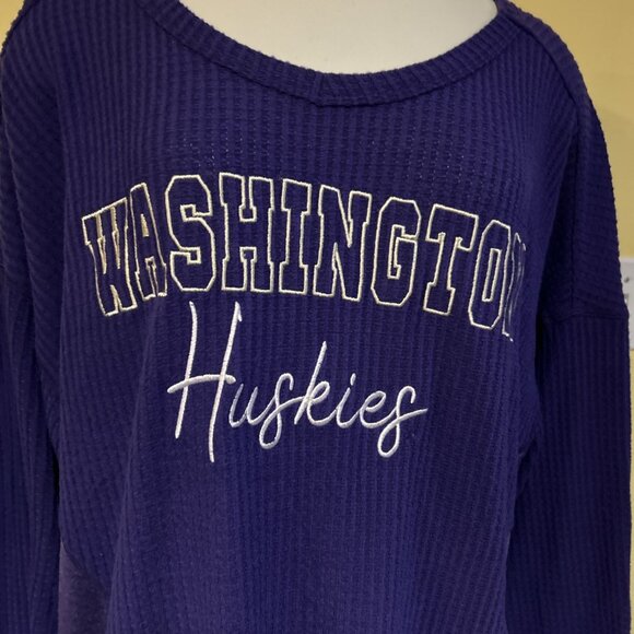 NEW Washington Huskies Colosseum Athletics Purple Pullover  Women's M - Picture 2 of 9